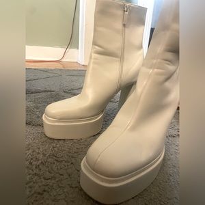 Stylish off-white Zara Chunky platform heeled ankle boots. Sexy neutral tone.